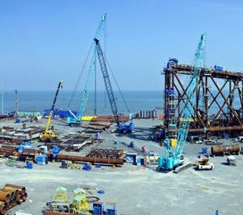 Bãi cảng chế tạo kết cấu kim loại và thiết bị Dầu khí